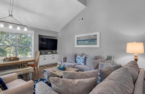 Miramar Beach Apartamento | Hidden Dunes Cottage 169 by Newman-Dailey