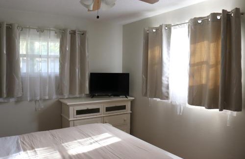 Lakeland Apartamento | Hidden Emerald-Apartment with Kitchen and Laundry