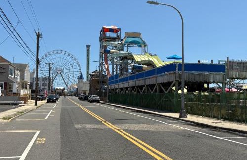 Seaside Heights Apartamento | Hidden Gem 2 Bedroom 2 Bathroom Condo steps to the Beach!