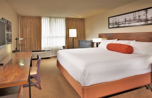 Wilburton Casa | Hidden Gem! 2 Pet-friendly Units, Free Parking, Pool, Near Bellevue Square