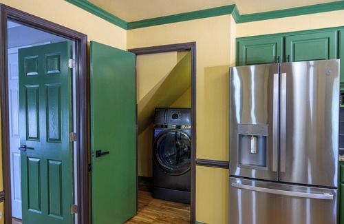 West Columbia Apartamento | Estilo y Comodidad 2BR – Cerca del Zoológico, Cocina Moderna + Estacionamiento