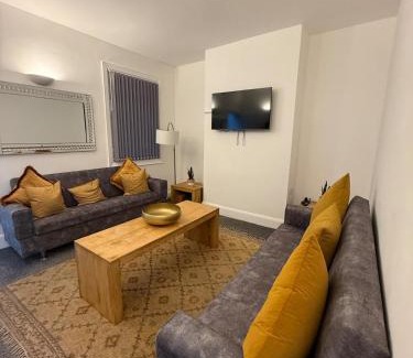 Northfield Apartamento | Hidden Gem - 4 Bedroom Home