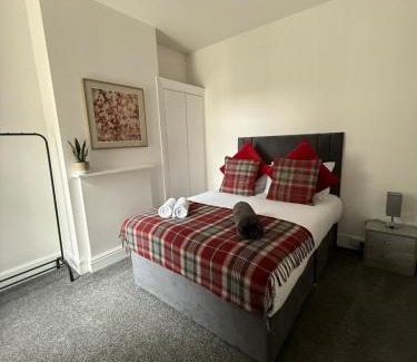 Northfield Apartamento | Hidden Gem - 4 Bedroom Home