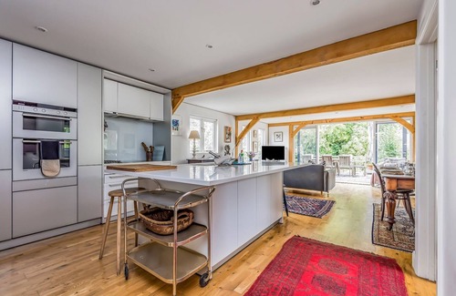 South Hayling Casa | Hidden Gem by the Sea | Pass The Keys