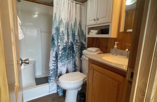 Warrensville Cabina | 'Hidden Gem' cabin with amazing Mountain Views!