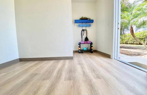 Cape Coral Casa | Hidden Gem: Escape to Newlin Cottage in Cape Coral