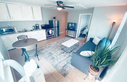 North Houston Apartamento | Cozy apartment in lovely Houston with AC, WiFi, Free Parking 15 min to DT/IAH