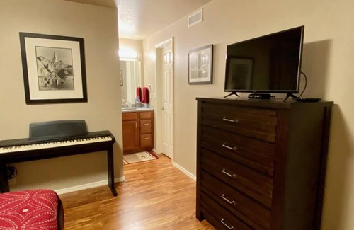 Southeast Boise Casa | Hidden Gem in SE Boise with hot tub and wood burning fireplace