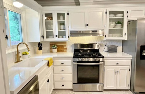 Grandview Casa | Hidden Gem in SKC - Firepit, Garage, Spa-like Bath
