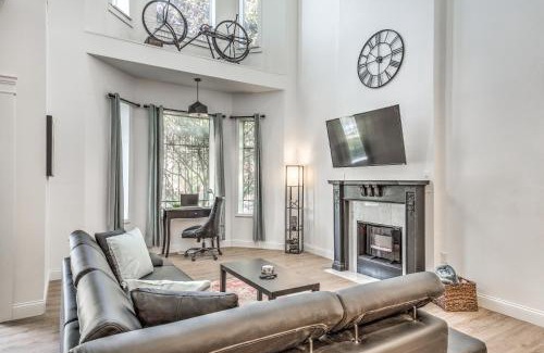 Central West End Casa | Hidden Gem | JZ Vacation Rentals