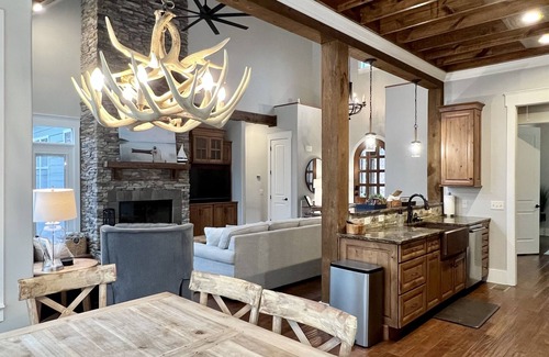 Spring City Casa | Hidden Gem Lakeside Retreat w/Private Dock & Slip