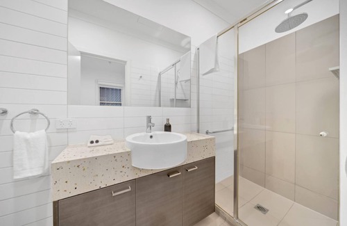 Richmond North Apartamento | Hidden Gem on CBD’s Edge