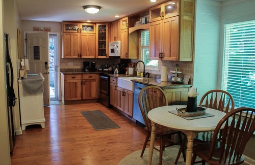 Dawsonville Casa | Cabina de gemas ocultas en el lago Lanier con muelle en las hermosas montañas del norte de Georgia