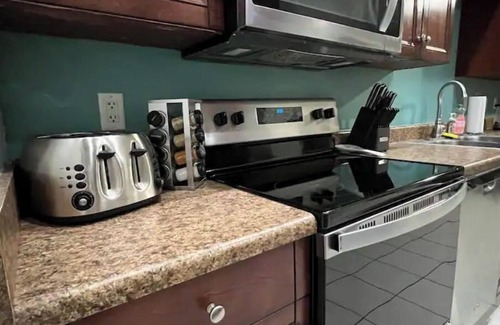 Palm Coast Casa | Hidden Gem- stylish 3BR house w/heated pool