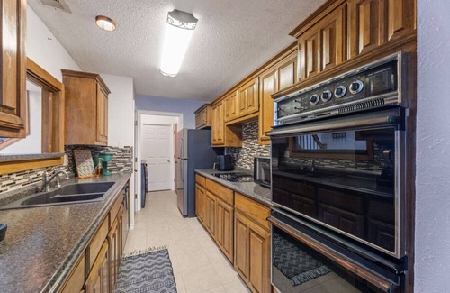 West Arlington Casa | Hidden gem w/hot tub >10 mins to AT&T stadium