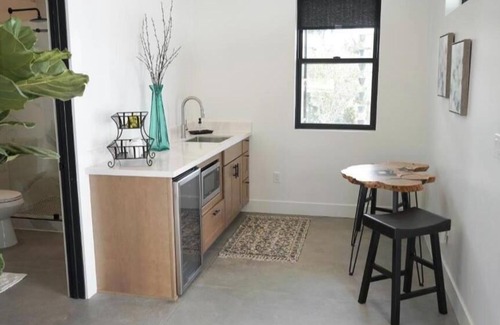 Temecula Apartamento | Hidden Hacienda, Temecula Wine Country n1 of 4 individual private suites