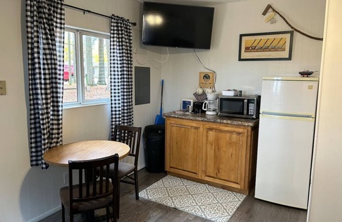 Lake City Cabina | Hidden Haven Cottages - Cottage 9 - Summer Fun