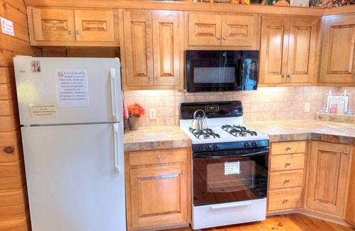 Millersburg Cabina | Hidden Haven Near Top Dining & Attractions