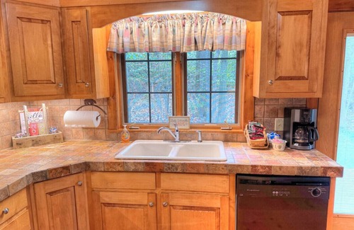 Millersburg Cabina | Hidden Haven Near Top Dining & Attractions