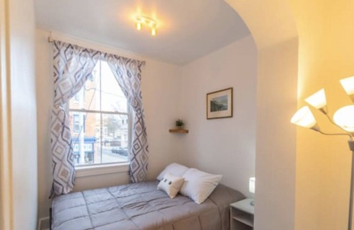 Beacon Apartamento | Hidden Hideaway | Prime Location | Parking