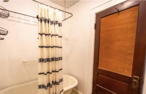Beacon Apartamento | Hidden Hideaway | Prime Location | Parking