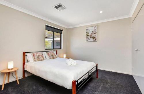 Nords Wharf Casa | Hidden Horizon - 1pm checkout Sun - 5bed 3 bathroom