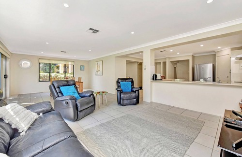 Lake Macquarie City Council Casa | Hidden Horizon Nords Wharf - 5 bed 3 bath - 1pm checkout Sundays