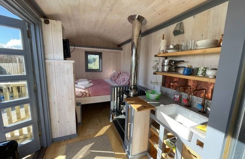 Tintagel Alquiler De RV | Hidden Hut – Secluded Shepherds Hut Titagel