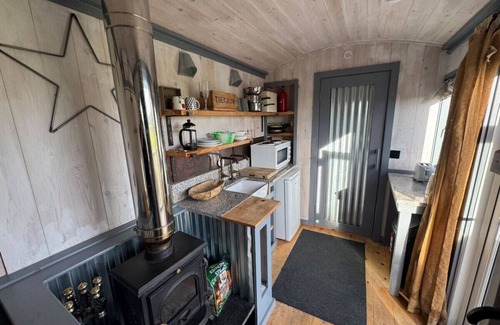 Tintagel Cabina | Hidden Hut Shepards Hut Sleeps 2