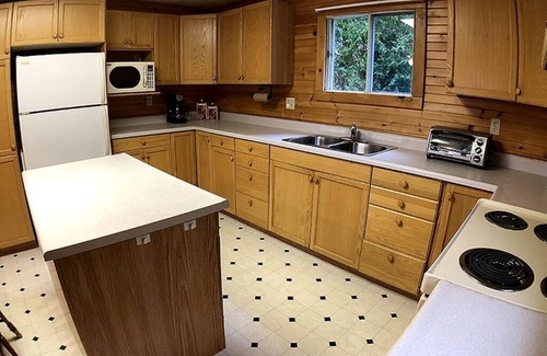 Northern Bruce Peninsula Cabaña | Hidden James retreat on the shoreline of Lake Huron, close to Grotto
