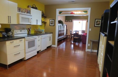 Waterloo Casa | Lakefront Cottage, Familiar y Admite Mascotas, con Sunrise Views And Loft