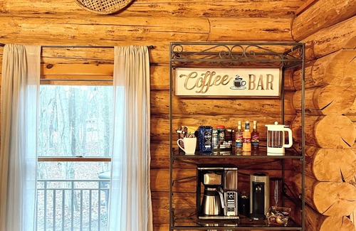 Goshen Casa | Hidden Log Cabin | Hot Tub | Ping Pong | Family |