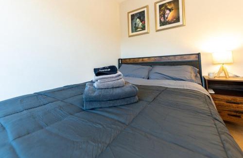 Eagle Rock Casa | Hidden Oasis 3 bedroom 2 bathroom Home With large backyard and Views Near DTLA