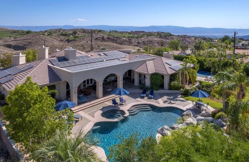 Palm Desert Villa | ¡NUEVO LISTADO! PRECIO PROMOCIONAL! ¡PISCINA PRIVADA A DOMICILIO EN CASA!