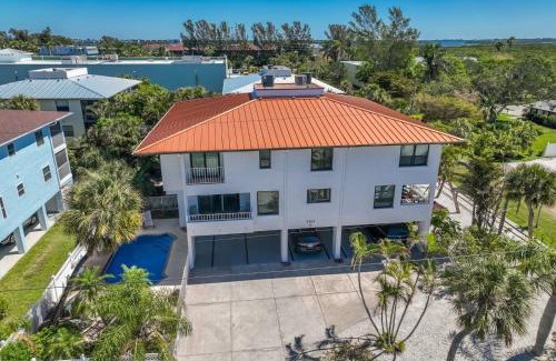 Holmes Beach Casa | Hidden Pearl home