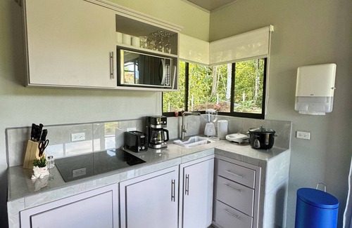 Peñas Blancas Cabina | House next to the mountain and a beautiful river, ideal for resting and relaxing
