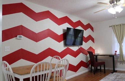 Lakeland Apartamento | Hidden Ruby-Apartment with Kitchen and Laundry