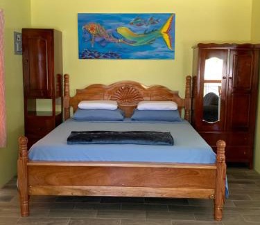 Cayo Corker Casa | Hidden Treasure Vacation Home Moodyblue Cottage