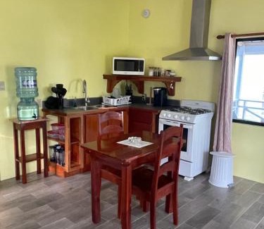Cayo Corker Casa | Hidden Treasure Vacation Home Moodyblue Cottage