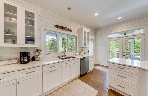 Tiger Casa | Hide-A-Way Cove – Luxury Lakefront Retreat on Lake Burton