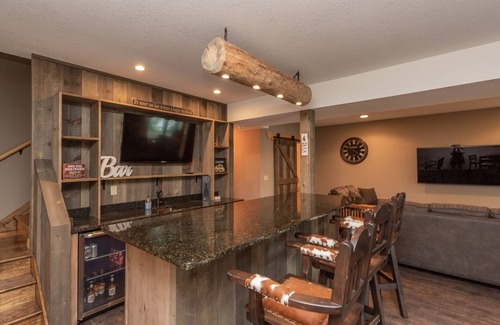 Mountainside Casa | New! Hide and Go Creek: Lake Area, Fireplace, A/C!