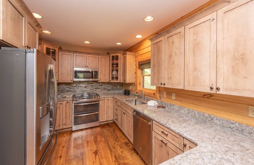 Mountainside Casa | New! Hide and Go Creek: Lake Area, Fireplace, A/C!