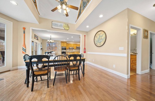 Jacksboro Casa | Hideaway Cove Huge Lakefront Home, Private Dock