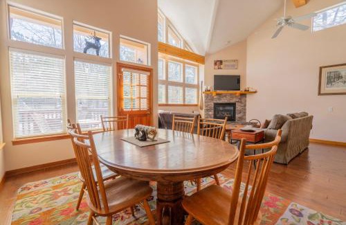 June Lake Apartamento | Hideaway Down Canyon #101