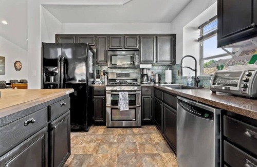 Highland Hills Casa | Hideaway Getaway - Newly Remodeled 3BR Vegas Home
