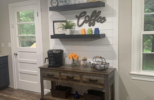 Grand Rivers Casa | Hideaway Hill - the peacefulness you want within walking distance to downtown.