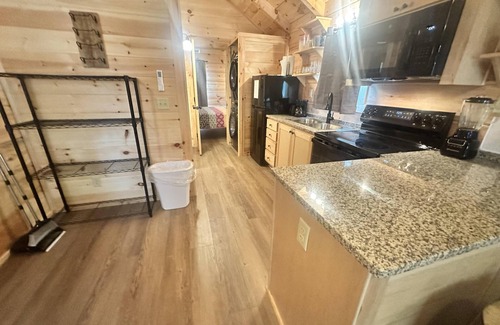 Union Mills Cabina | Hideaway Holler -Hot Tub, Fireplace,Hiking,View,Near Asheville ,WiFi