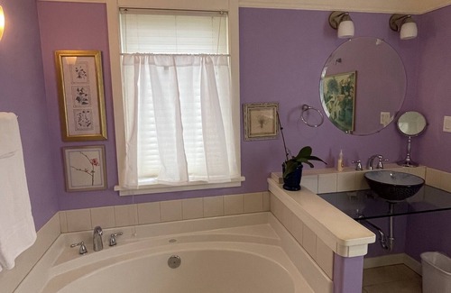 McKinleyville Casa | Hideaway on a Hill, close to everything.