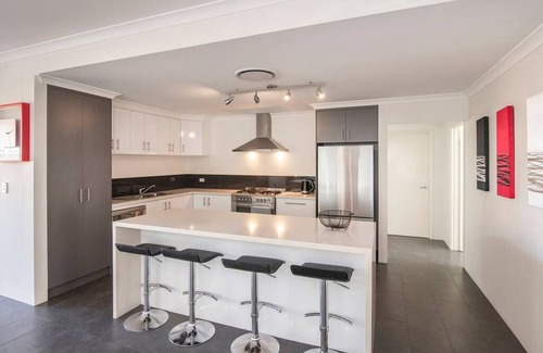 West Busselton Casa | Hideaway on High- 10 minute walk to town