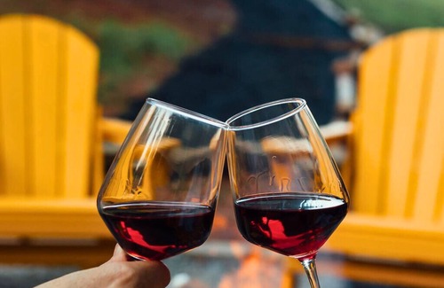 Dahlonega Cabina | Epic Cabin Vibes! Game Room, Hot Tub, Dog friendly, Firepit, near Wineries!